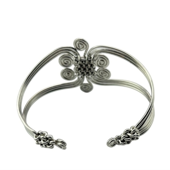 African Silver Wire Kulinda Bracelet - Picture 5 of 7